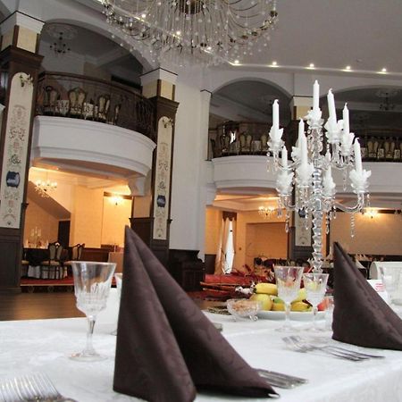 Pik Elegance Hotel โปลเยชต์ ภายนอก รูปภาพ