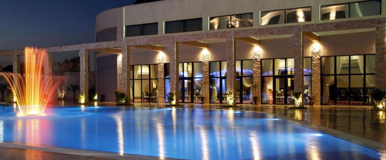 Pik Elegance Hotel โปลเยชต์ ภายนอก รูปภาพ